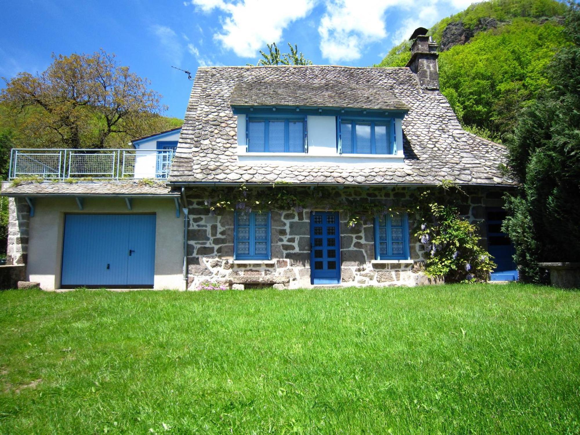 Beautiful Villa In The Parc Des Volcans D Auvergne Вік-сюр-Сер Екстер'єр фото